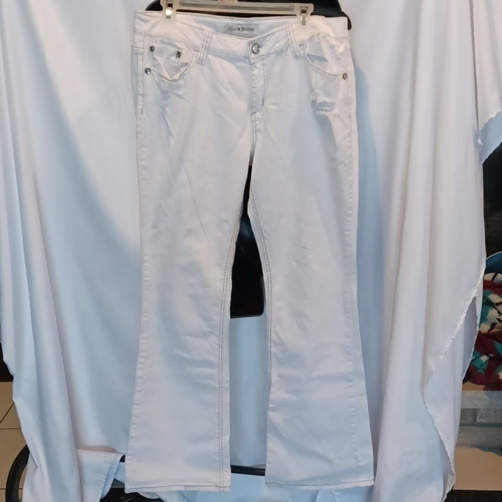 LOVE NATION White Denim boot cut, distressed Rhinestone pockets Sz 12, 31" Insm